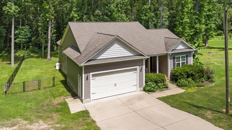 216 Pear Tree Ln, Clayton, NC 27520