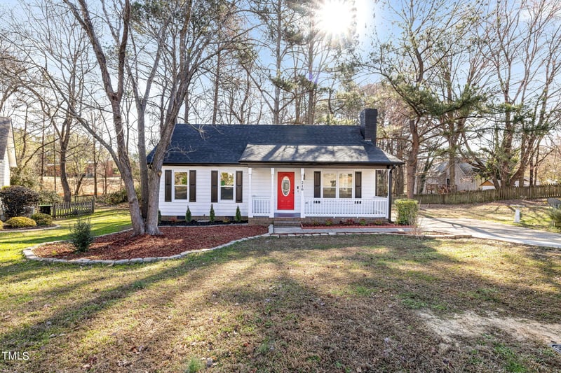 216 Perry Farms Dr, Apex, NC 27502