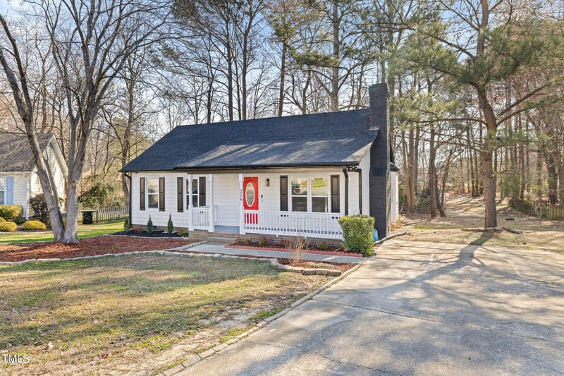 216 Perry Farms Dr, Apex, NC 27502