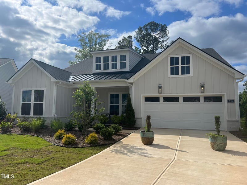 216 Regency Ridge Dr, Holly Springs, NC 27540