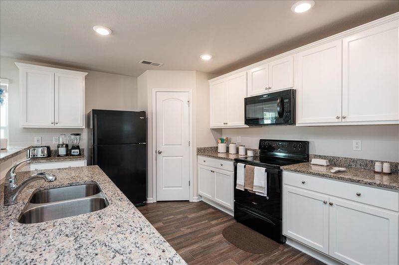 216 Rustling Way, Zebulon, NC 27597