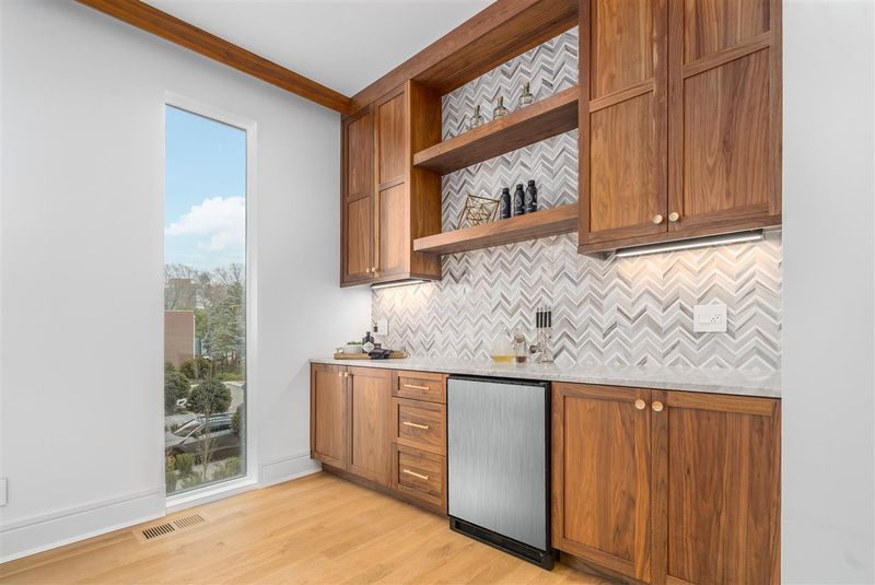 216 St Marys St, Raleigh, NC 27603