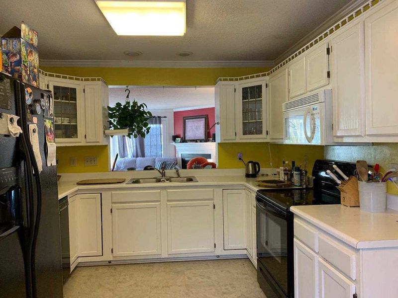 216 Standish Dr, Chapel Hill, NC 27517