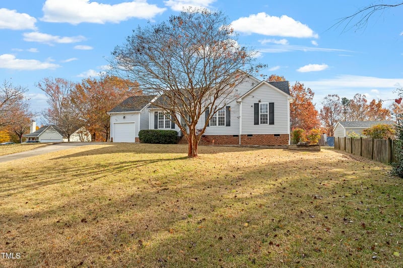 216 Stargate Rd, Holly Springs, NC 27540