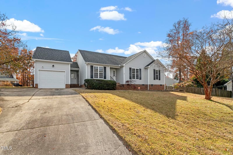 216 Stargate Rd, Holly Springs, NC 27540