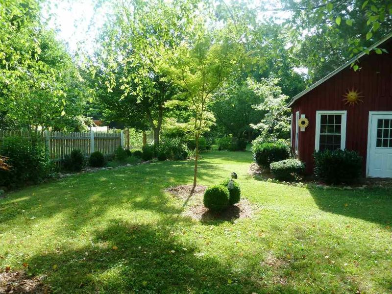 216 Thomas Ruffin St, Hillsborough, NC 27278