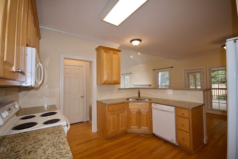 216 Townsend Dr, Clayton, NC 27527