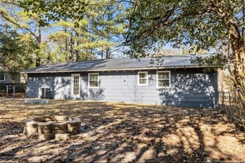 216 Treadway Ct, Fayetteville, NC 28311