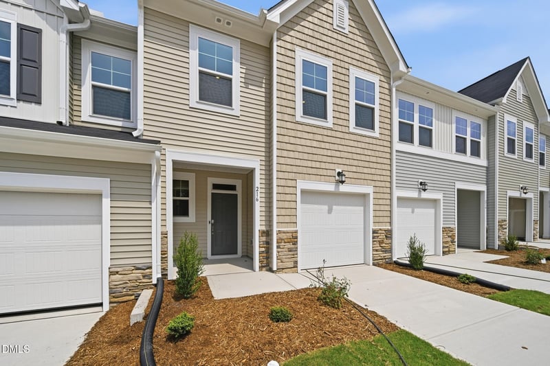 216 Tree Moss Ct, Rolesville, NC 27571