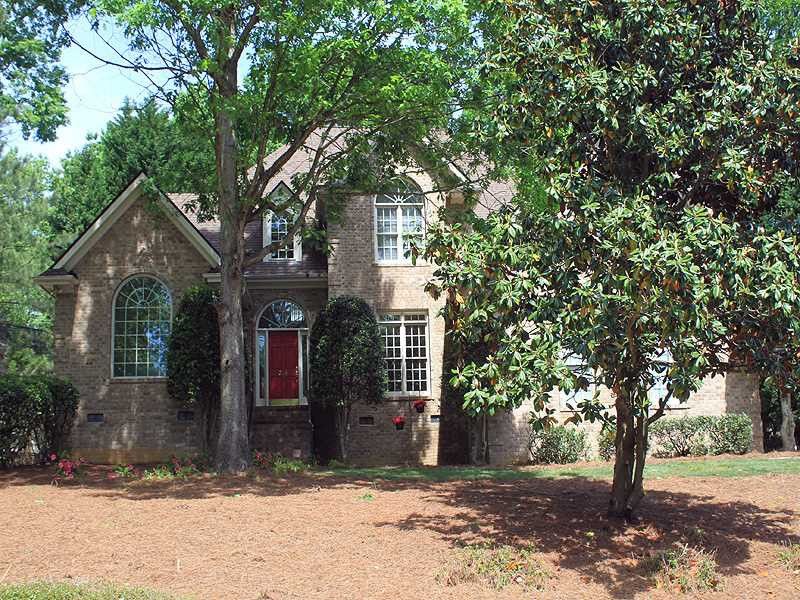 216 Versailles Dr, Cary, NC 27511