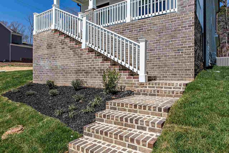 216 W Winmore Ave, Chapel Hill, NC 27516