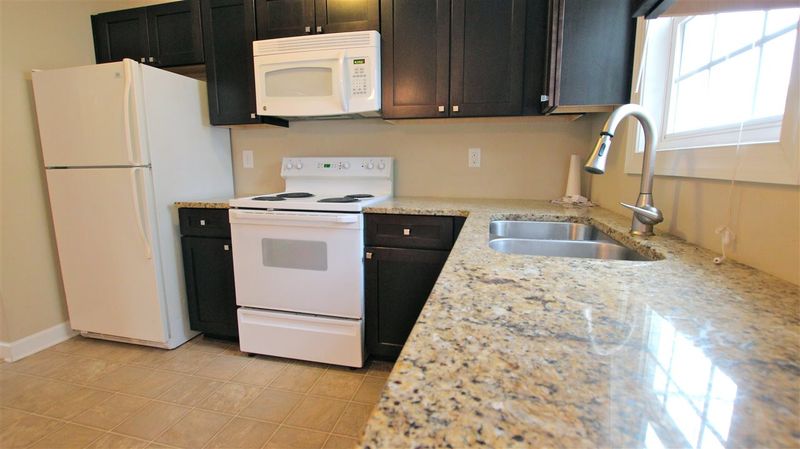 216 Woodsborough Pl, Raleigh, NC 27601