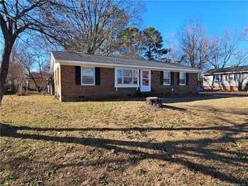 2160 Quailridge Dr, Fayetteville, NC 28304