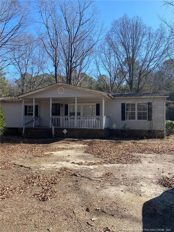 2162 Dobbin Holmes Rd, Fayetteville, NC 28312