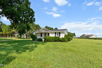2164 Benson Hardee Rd, Benson, NC 27504