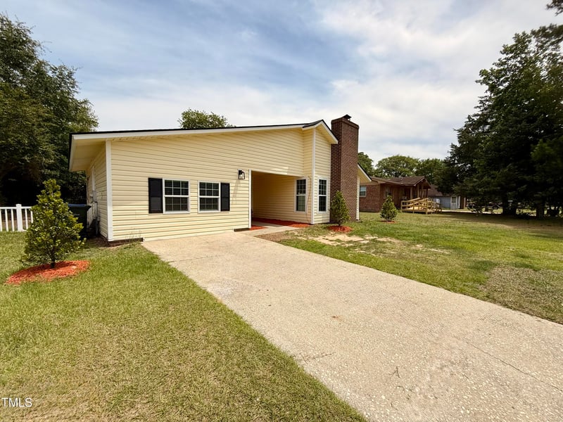 2169 Quailridge Dr, Fayetteville, NC 28304