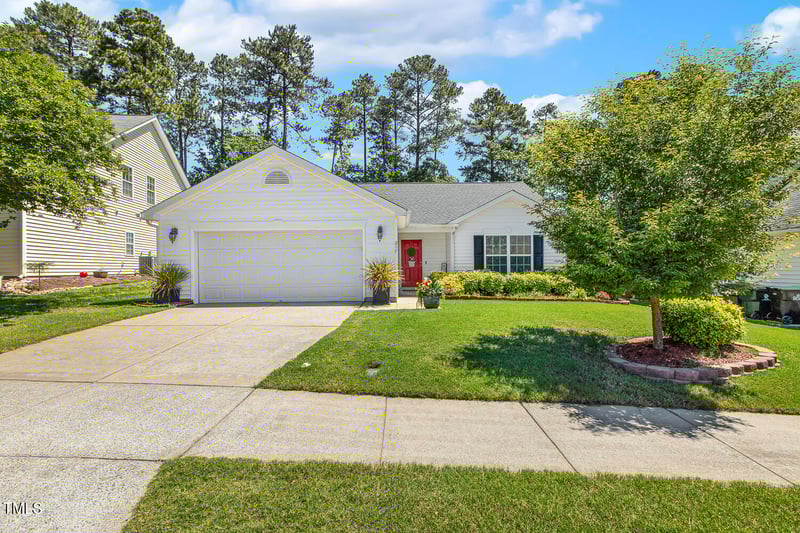 217 Braxcarr St, Holly Springs, NC 27540