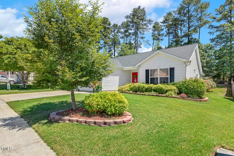 217 Braxcarr St, Holly Springs, NC 27540
