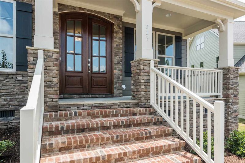217 Brook Manor Ct, Cary, NC 27513