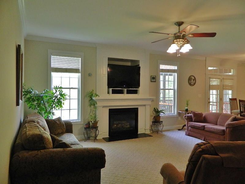 217 Daffodil Ln, Clayton, NC 27527