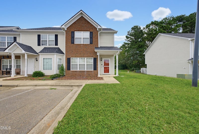217 Dairy Rd, Clayton, NC 27520