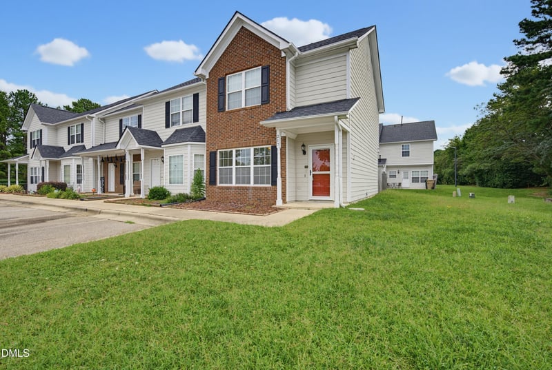 217 Dairy Rd, Clayton, NC 27520