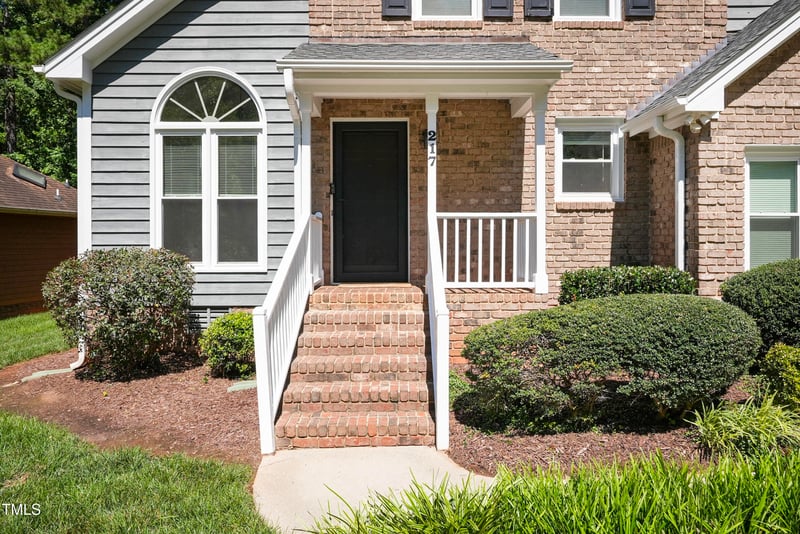 217 Dalmeny Dr, Cary, NC 27513
