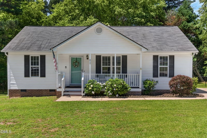 217 Deep Creek Dr, Clayton, NC 27520