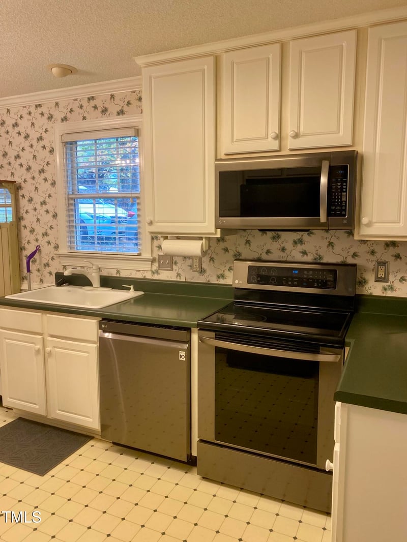 217 Edgewood Dr, Louisburg, NC 27549