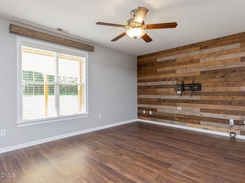 217 Elm Ave, Holly Springs, NC 27540