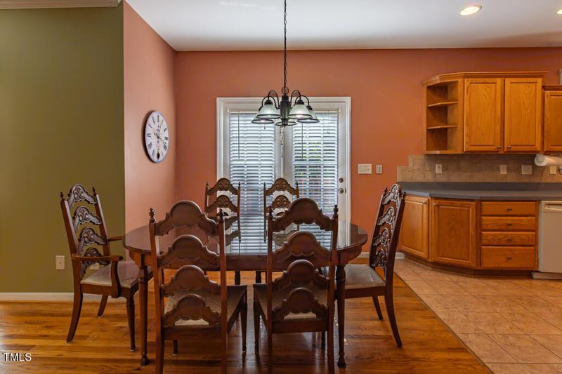 217 Emerson Dr, Mebane, NC 27302
