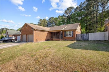 217 Fair Oaks Dr, Fayetteville, NC 28311