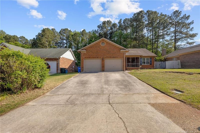 217 Fair Oaks Dr, Fayetteville, NC 28311