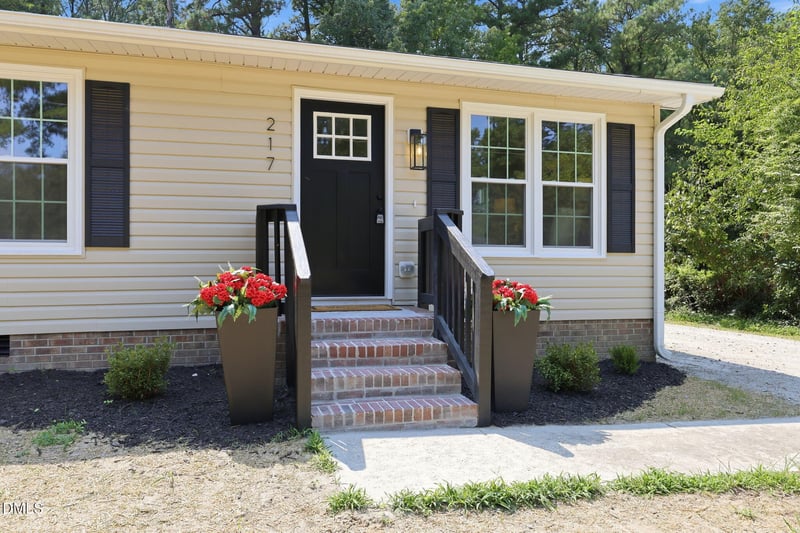 217 Fox Run Dr, Wendell, NC 27591