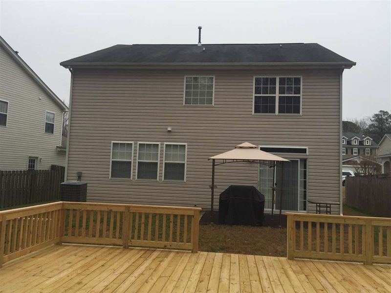 217 Georgetowne Dr, Clayton, NC 27520