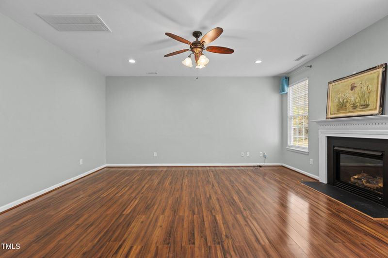 217 Jasper Point Dr, Holly Springs, NC 27540