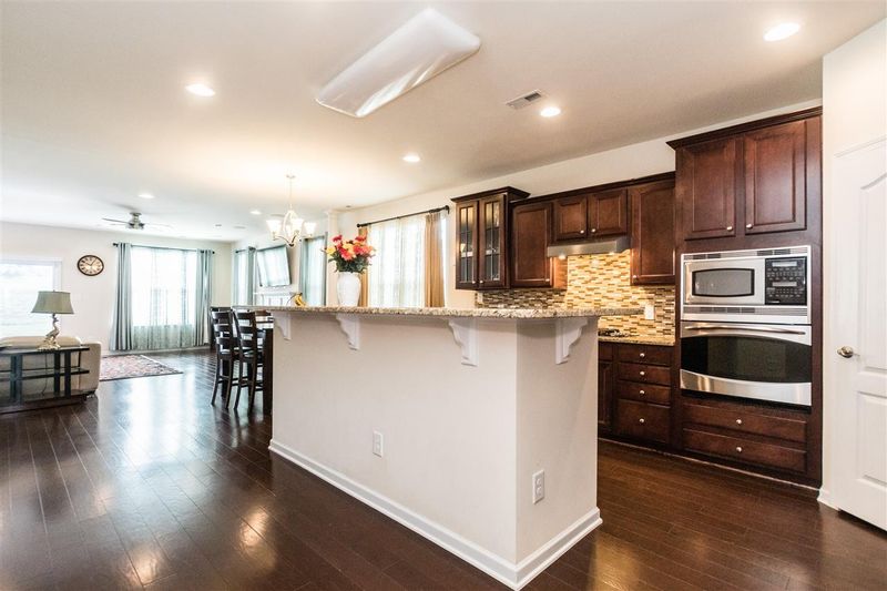 217 Joycliff Dr, Morrisville, NC 27560
