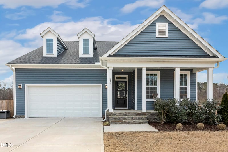 217 Salem Village Dr, Fuquay Varina, NC 27526