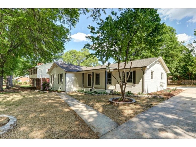 217 Shadowbrook Dr, Burlington, NC 27215