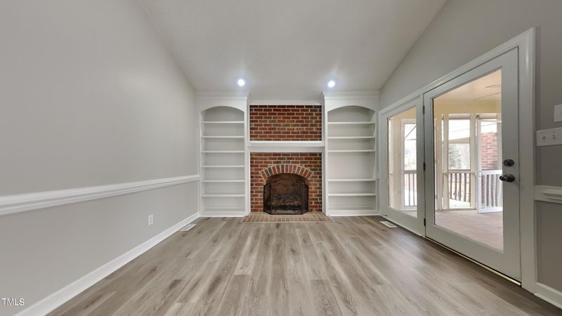 217 Sleepy Creek Dr, Clayton, NC 27520