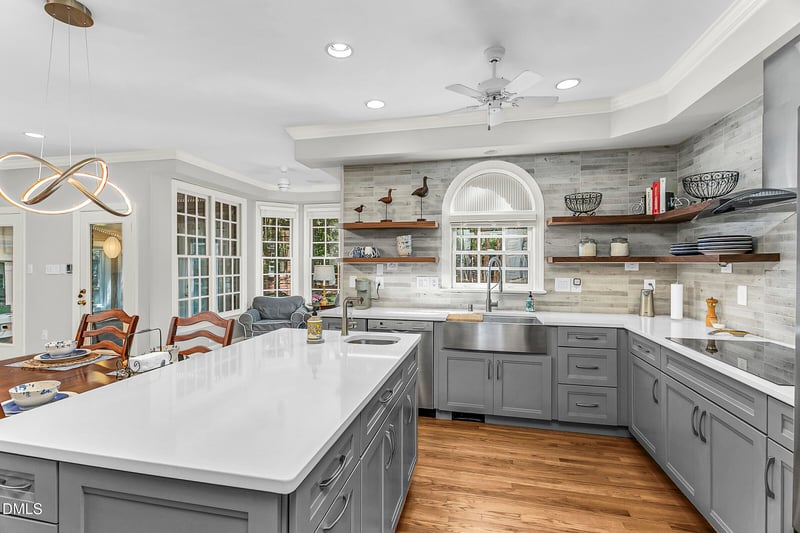 217 Stratford Dr, Chapel Hill, NC 27516