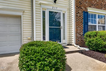 217 Talley Ridge Dr, Holly Springs, NC 27540