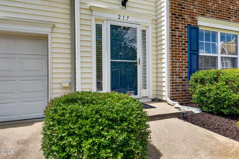 217 Talley Ridge Dr, Holly Springs, NC 27540