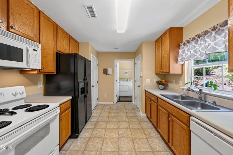 217 Talley Ridge Dr, Holly Springs, NC 27540