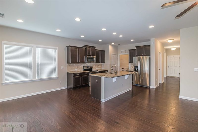 217 Thornbury St, Clayton, NC 27527