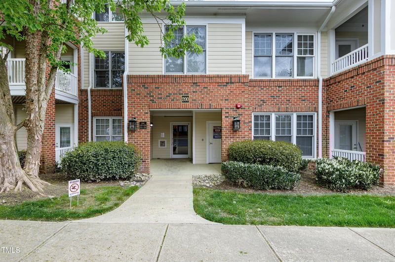 217 Waterford Lake Dr, Cary, NC 27519