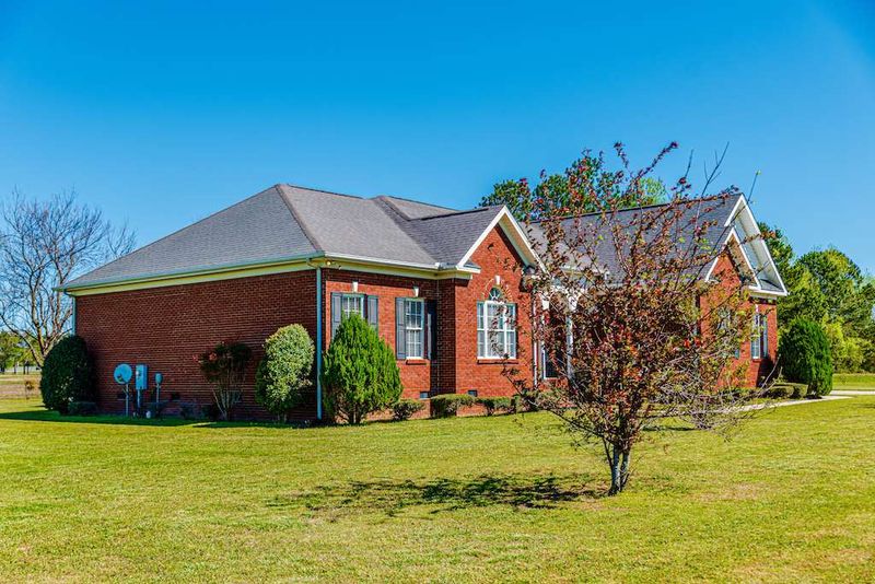 217 Winterlochen Dr, Dunn, NC 28334