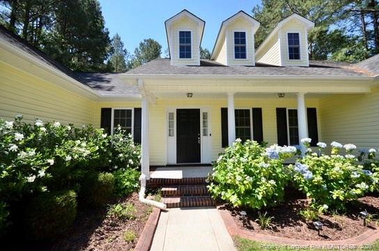 2170 Cora Dr, Hope Mills, NC 28348