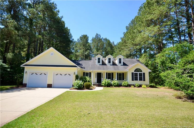2170 Cora Dr, Hope Mills, NC 28348