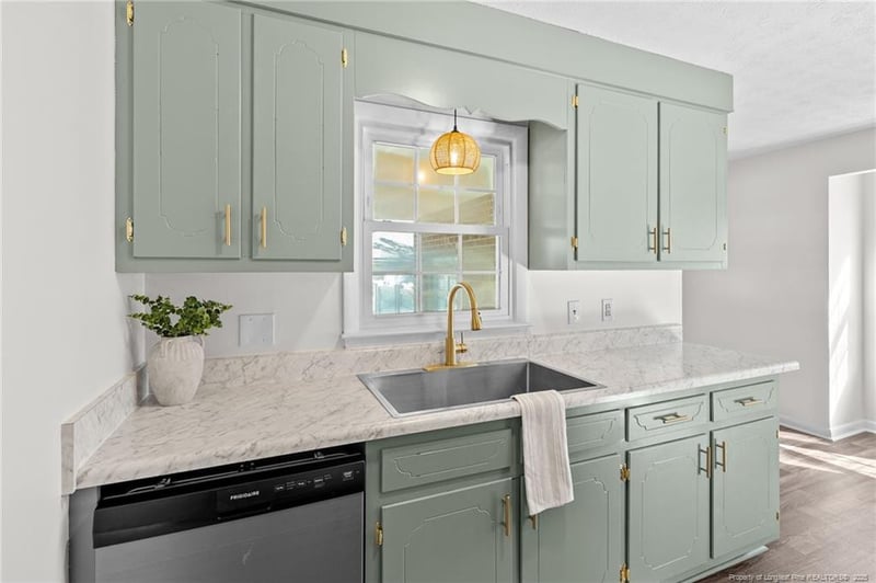 2175 Quailridge Dr, Fayetteville, NC 28304